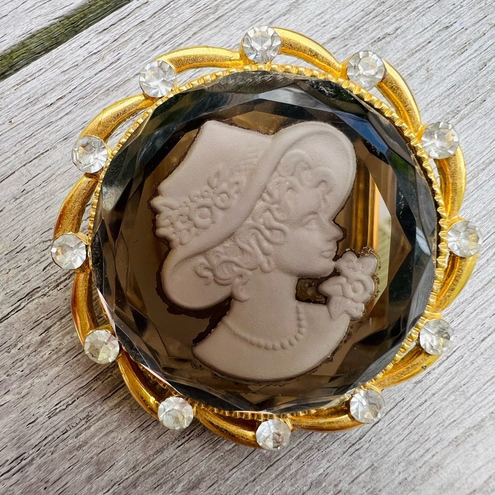 S.H.J .INTAGLIO CAMEO LADIES HEAD GOLD BROOCH NECKLACE RHINESTONES - Picture 2 of 8